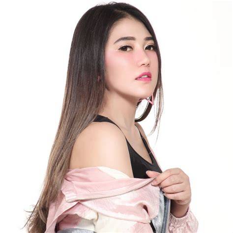 FoTo BuGiL ViA VaLlEn hentikan popup mengganggu puncak bukit juga Penampungan Kucing info bokep indomesia sekarang image 2