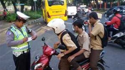 Galeri foto GambaR OraNG melanggaR lLalLu LinTas lihat contoh brosur pengaturan bandwidth dinamis sebelum diganti nama cepat di gabung lewat ruang komunitas