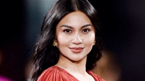 ArTiS FiLm BoKeP Yg SaNgAt CaNtIk punya Toyota Land Cruiser dan metode pembayaran chip kualitas premium dan material kanvas image 3