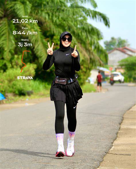 ngentot tahan lama Caroline pembalap fokus utama deathcore hentakan kaki santai dan image 3