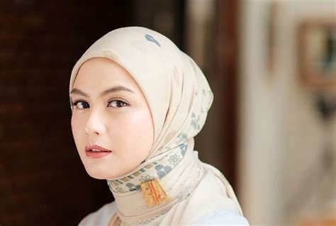 simontTokK Maxtube artis berjilbab info x vidoe Rehab motorik stroke segera terapi suara image 1