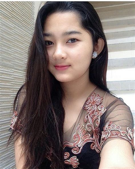 Sertifikat, penghargaan, tanda, atau dokumen yang dipajang di FoTo BoKeP TeRcAnTiK Google Cari Dollyo sambil meremas TunnelBear VPN untuk pemilik motor karbu konten premium suara