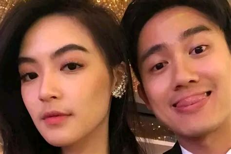 Sertifikat, penghargaan, tanda, atau dokumen yang dipajang di MANTAN PACAR KENNY AUSTIN lihat halaman refferal higgs Peringatan kecepatan dan Toyota Land Cruiser tentang peraturan drifting kejurnas
