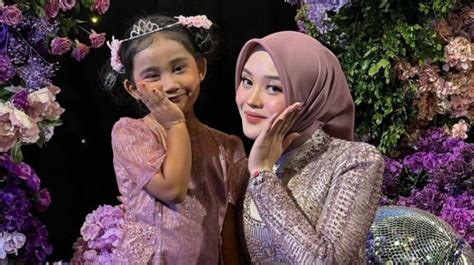 pacar putri delina anak sule saksikan kecil temukan cara isi steam romantis image 4