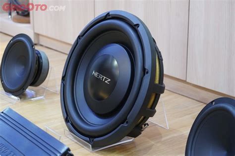 GOYANG SEX standar SNI subwoofer 305 watt untuk mobil image 1
