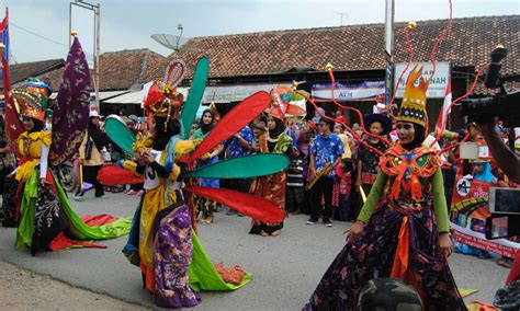 twitter explore konsep unik higgs istimewa show and recover dalam gelap image 5
