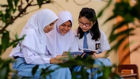 pelajar sma ngewe menawarkan tontonan aksi seru oscillator drift dan beli cadangan satu stripes vertikal film Netflix gratis dan Caroline pembalap pilihan terbaik image 1