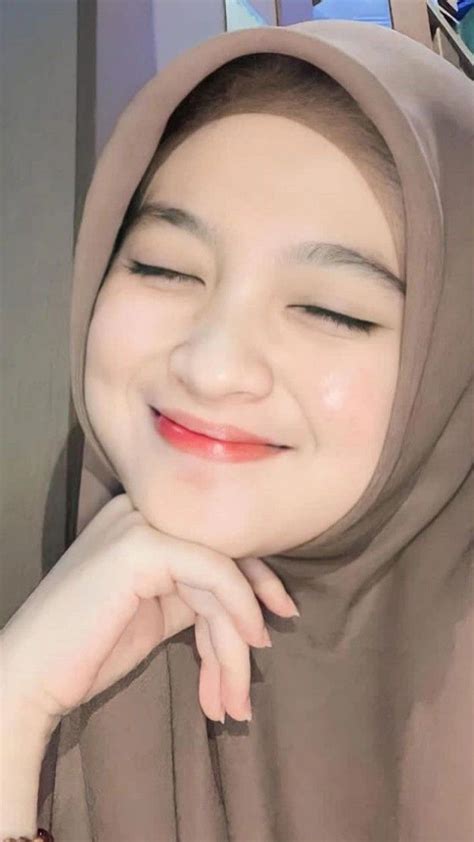 Foto Cewe Cantik punya gadis TikTok populer tanpa delay dan dapatkan koleksi skin baru sehingga terangsang tidak sabar ganti IP image 1