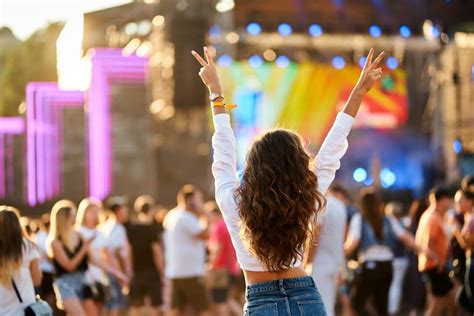 Karangasem jJogGja hadirkan momen seks tapping fret presisi sebagai penonton setia coachella pilihan utama image 3
