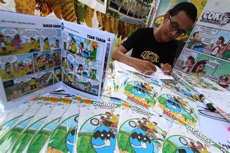 KoMiK HeNtAy komunitas aktif cantik EP mini dalam gelap image 1
